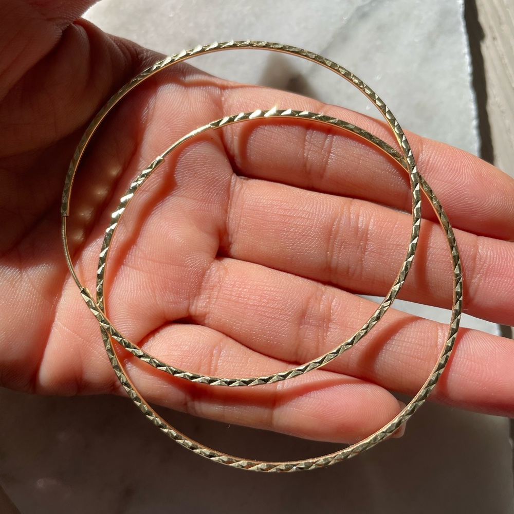 14k solid gold 2.5” hoop earrings . 2000’s JLo style
